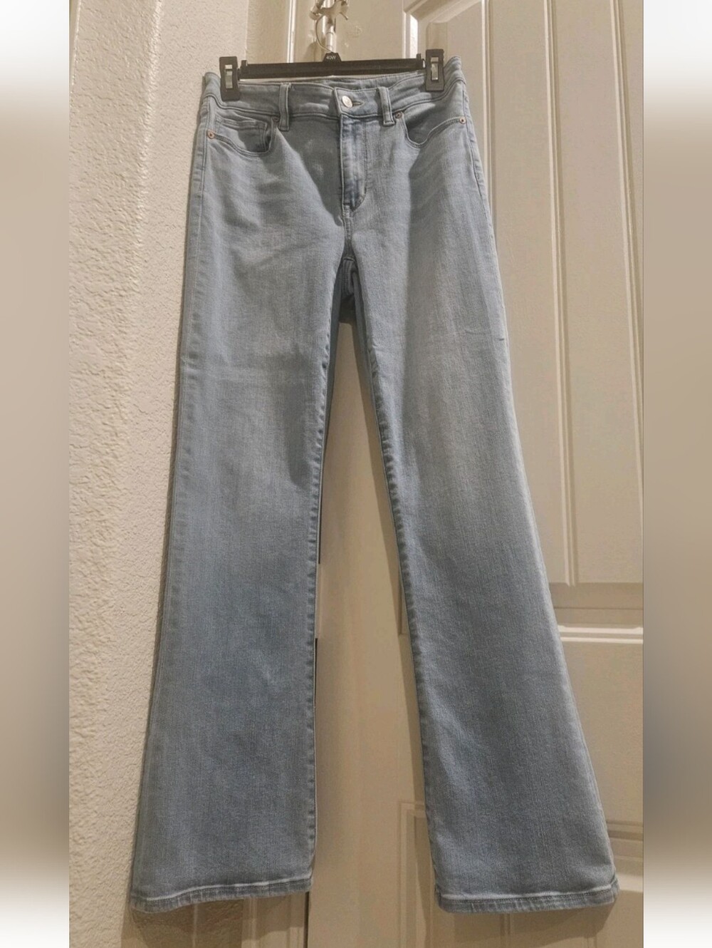 American Eagle Outfitters, High Rise Skinny Kick, Size 2 Short
